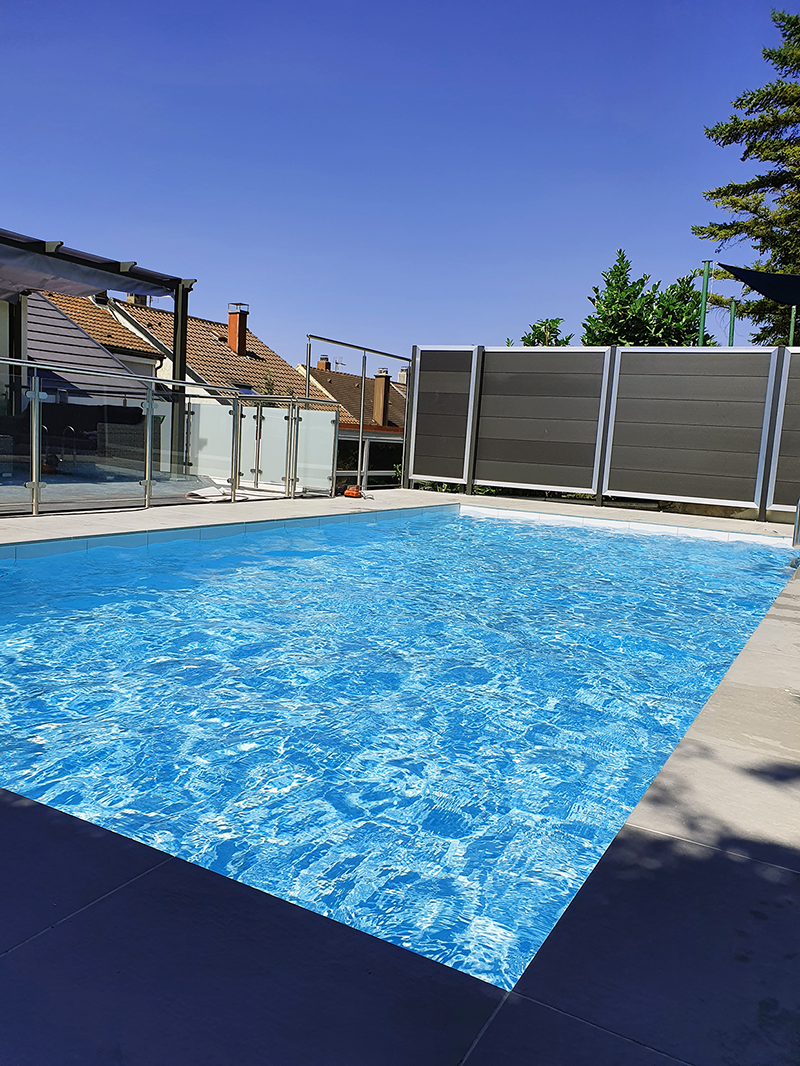 Ein glückliches Zuhause steht auf festem Grund.